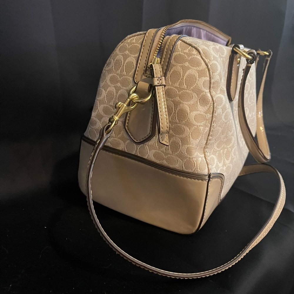 Authentic Coach Purse - Picture 4 of 9